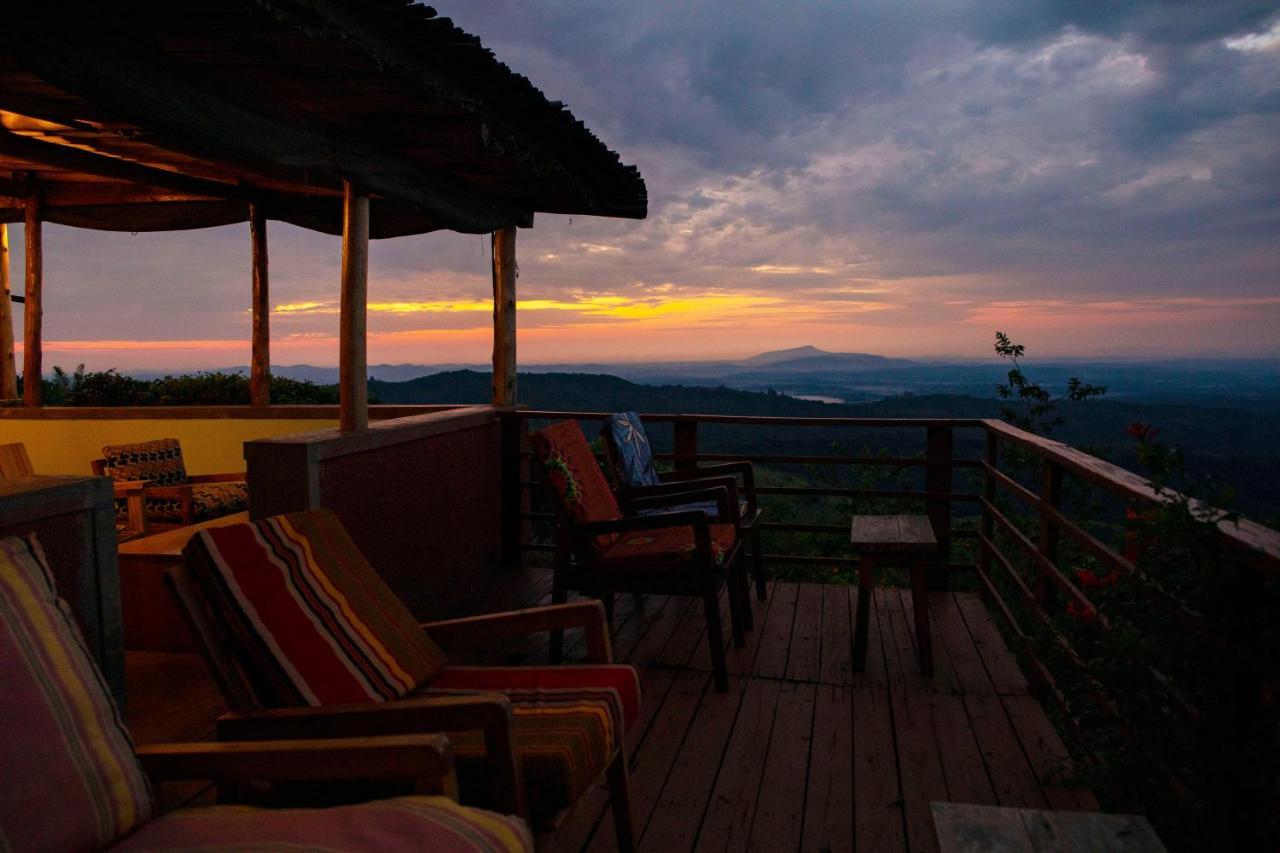 Kibale National Park Isunga Lodge מראה חיצוני תמונה